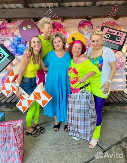 Фотозона в стиле 90х (аренда)