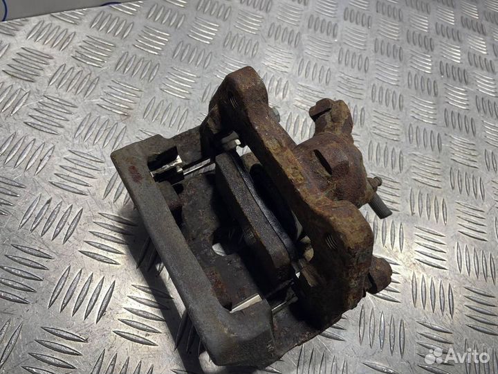 Суппорт Land Rover Discovery (L319) III (2004–2009