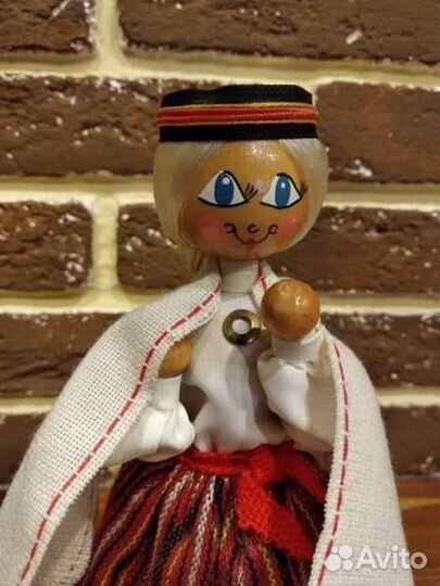 Кукла в латышском национальном костюме, СССР
