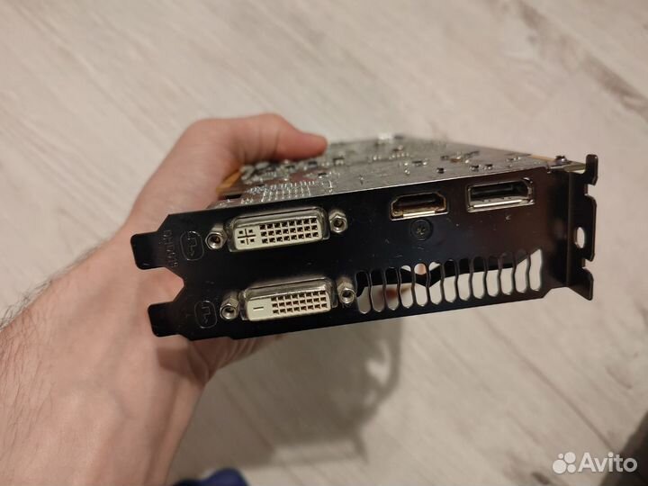 Видеокарта Gigabyte radeon R9 270 windforce