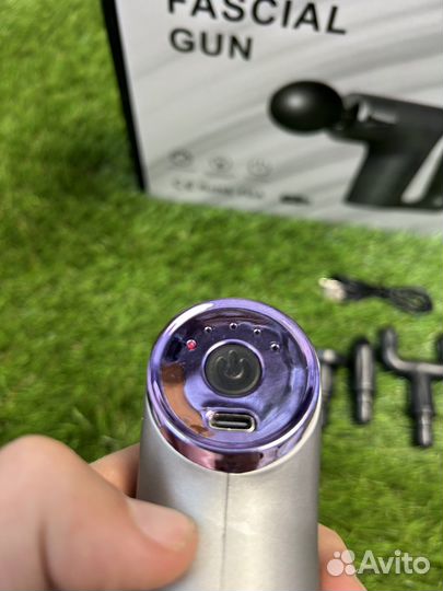 Массажный перкуссионный пистолет / массажер новый