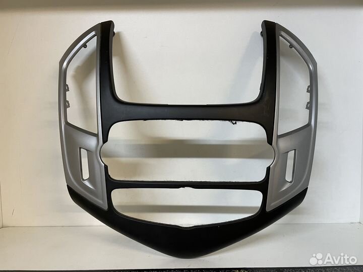 Рамка магнитолы Накладка консоли Cruze J300 Круз