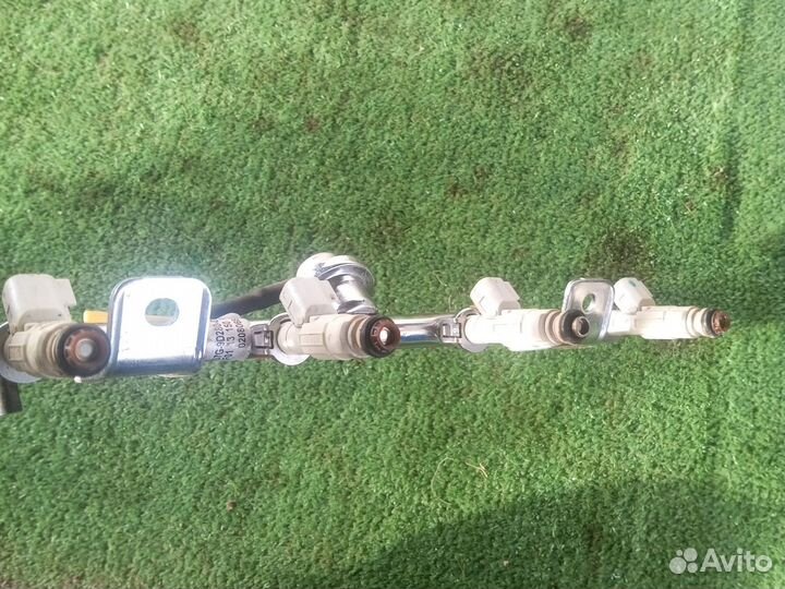 Форсунка топливная Ford Mondeo 3 1.8