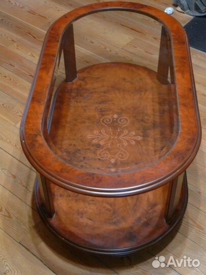 Журнальный столик на колесах