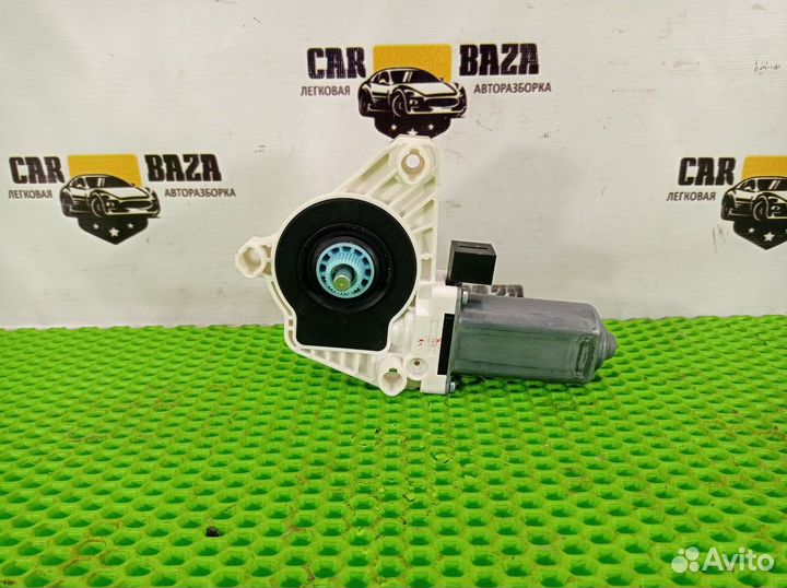 Моторчик стеклоподъемника передний правый R