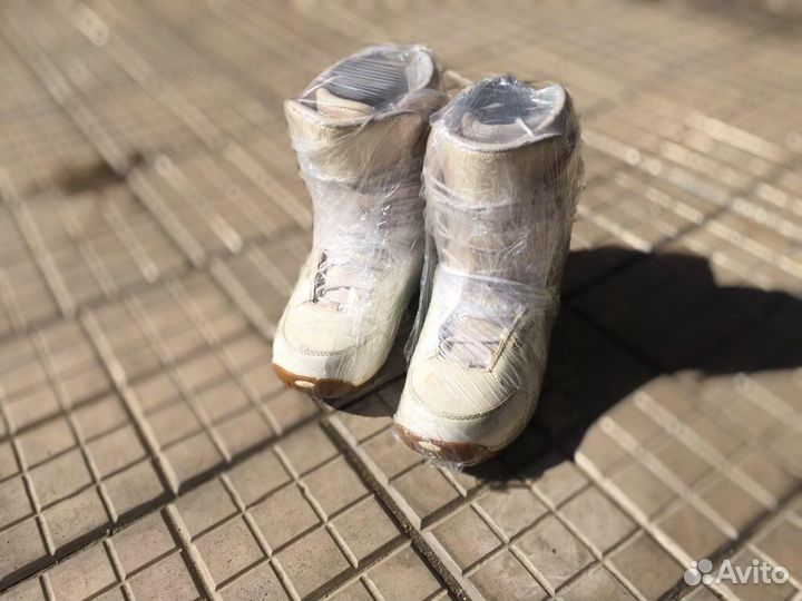 Сноуборд комплект (доска, ботинки, крепления)