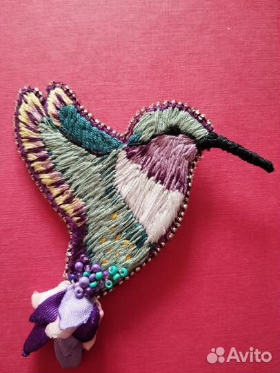 Брошь колибри