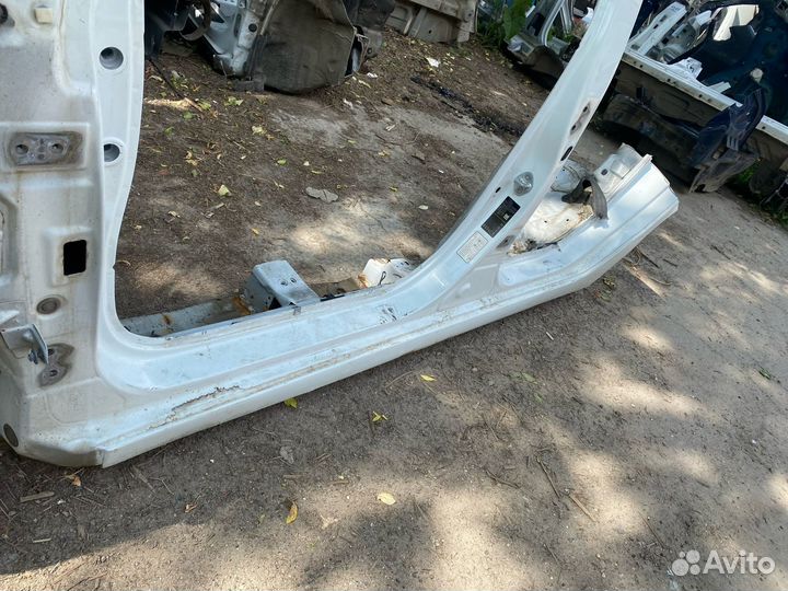 Порог левый Hyundai Solaris 1