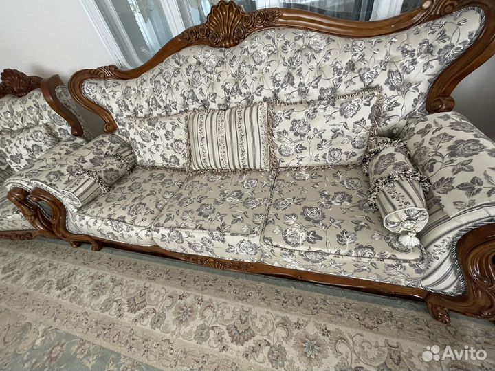 Диваны и холлы бу