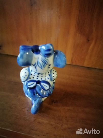 Статуэтки, гжель