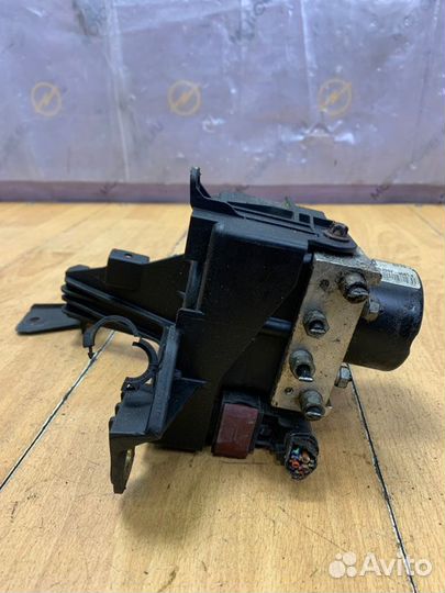 Блок abs Opel Zafira B Z18XER