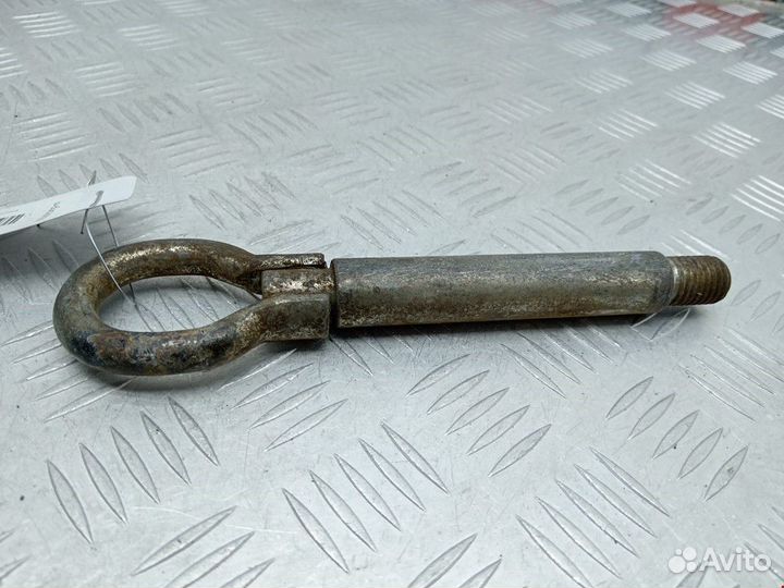 Крюк буксировочный Skoda Rapid 2015