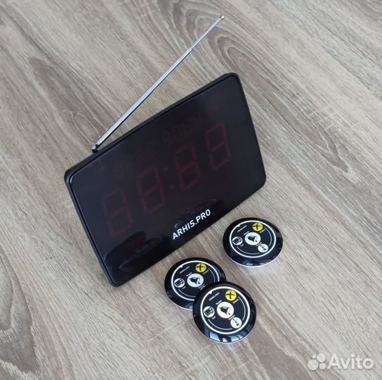 Табло вызова официанта руссифицировано и кнопки