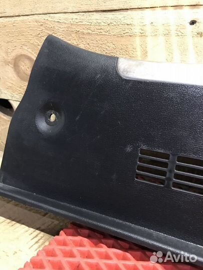 Обшивка багажника Kia Quoris