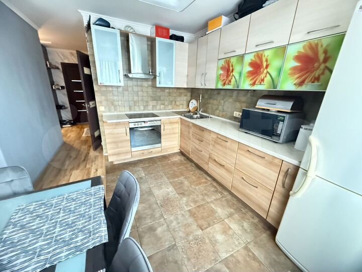 2-к. квартира, 56,2 м², 10/16 эт.