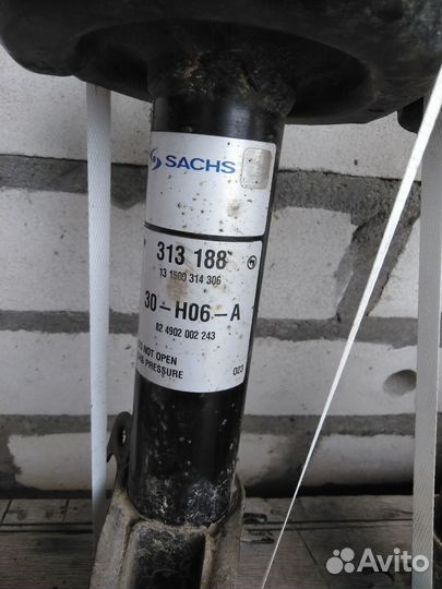 Стойки передние для mitsubishi colt