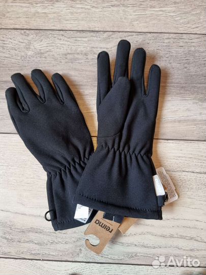 Шапки Reima, Lassie и перчатки softshell Reima