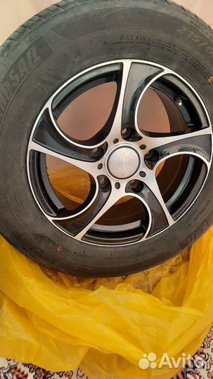 Landsail CLV1 215/65 R16