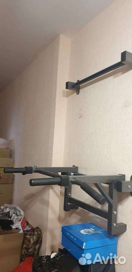 Перчатки для единоборств, турник настенный