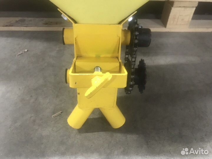 Дозатор для внесения удобрений на картофелесажалку