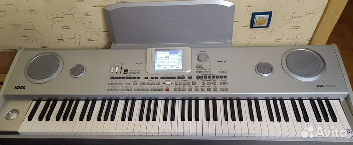 Синтезатор Korg 588 со взвешенной клавиатурой