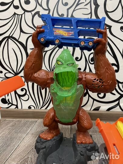 Игровой набор Hot wheels Атака бешеной гориллы