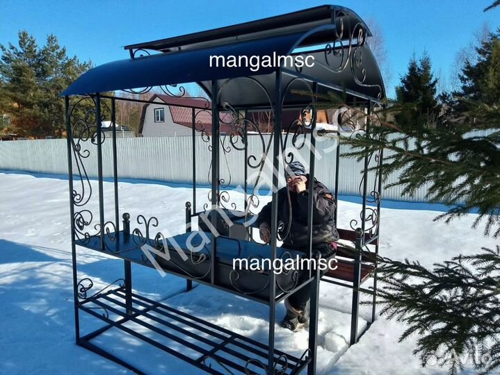 Мангал с крышей