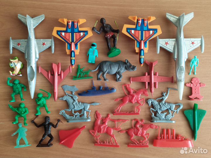 Игрушки Набор- (солдатики, самолётики, кораблики)