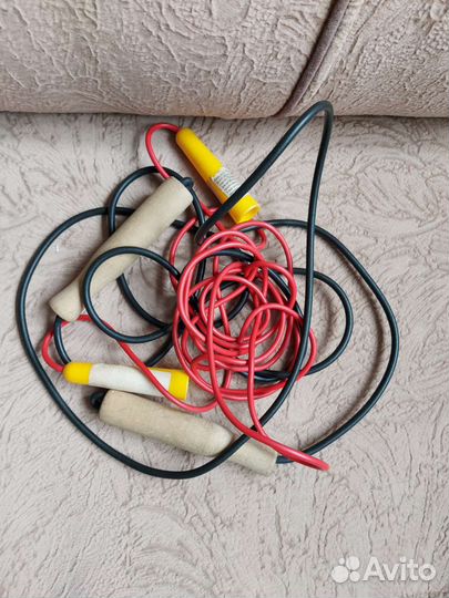 Гантели, скакалки, обруч