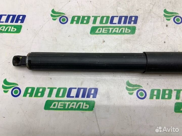 Амортизатор крышки багажника правый Mercedes Benz