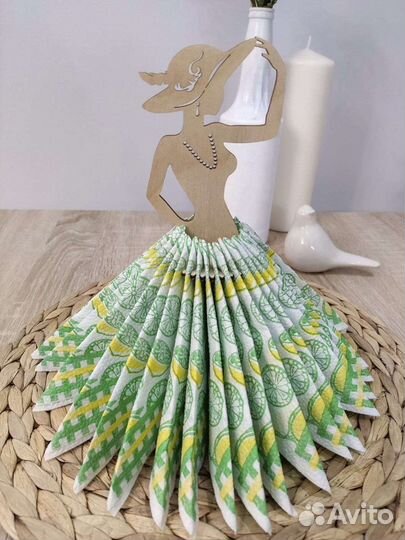 Салфетница из дерева