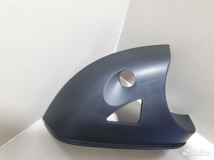 Нижняя накладка правого зеркала Skoda Kodiaq