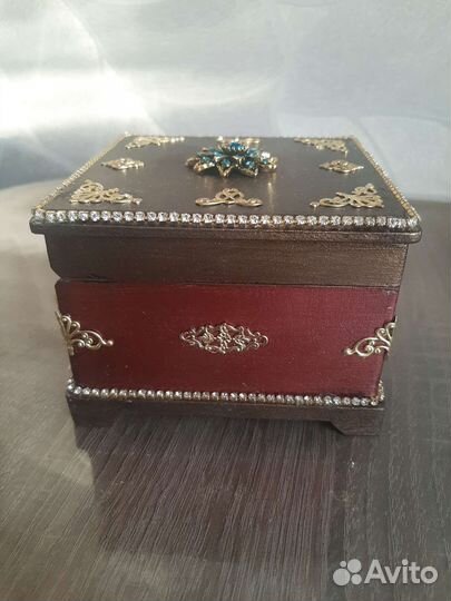 Деревянная шкатулка для украшений