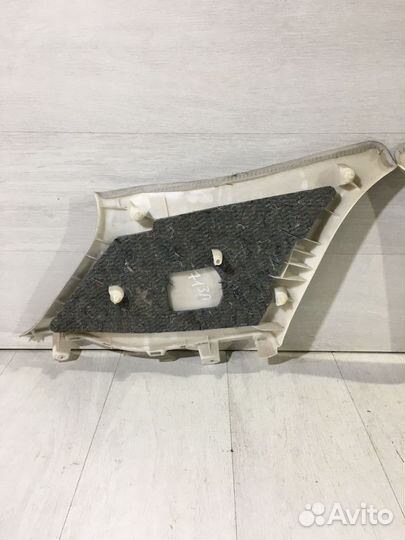 Обивка стойки заднего стекла toyota corolla 120 1