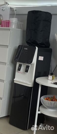 Кулер для воды напольный