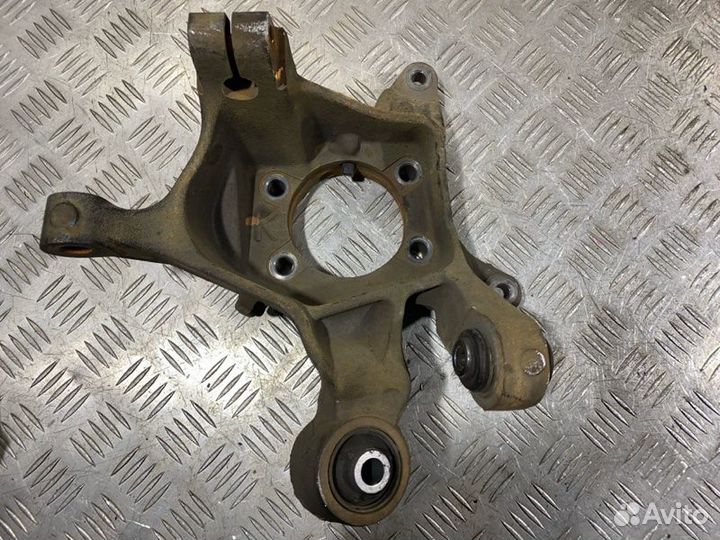 Кулак задний правый Subaru Outback BS