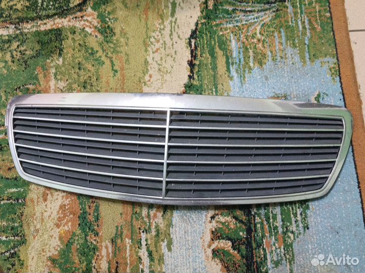 Решетка радиатора Мерседес e220