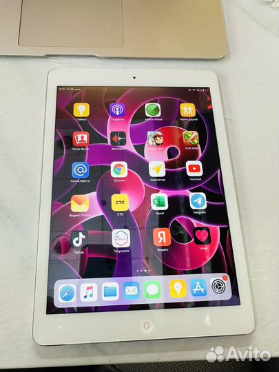 iPad Air 16 гб белый wifi