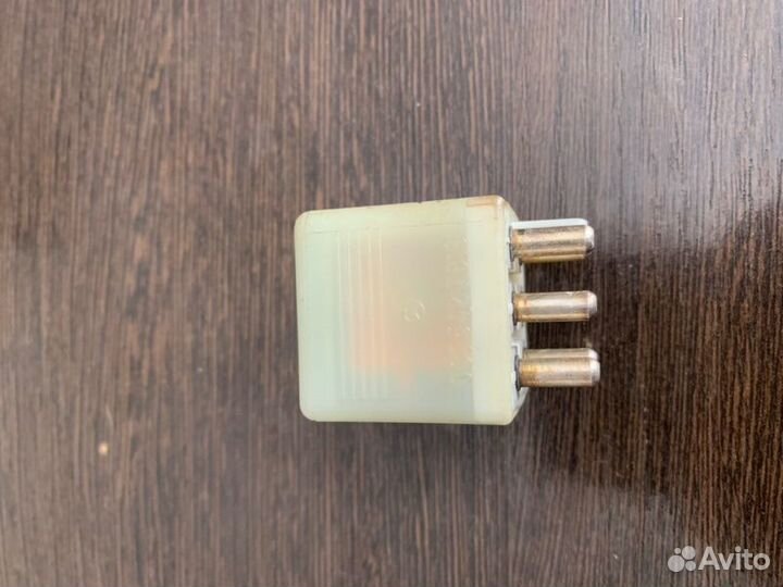 Реле стеклоподъемника Mercedes G 320 4X4 463