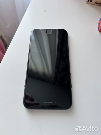 iPhone SE, 64 ГБ