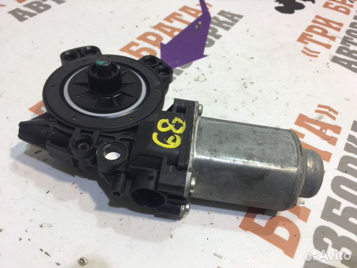 Моторчик стеклоподъемника передний правый Прав