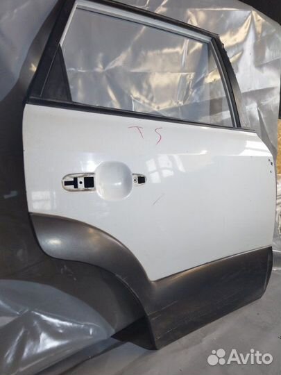 Дверь боковая задняя правая Hyundai Tucson D4EA