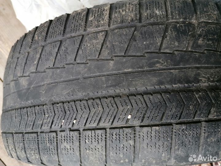 Bridgestone Blizzak VRX 225/55 R17