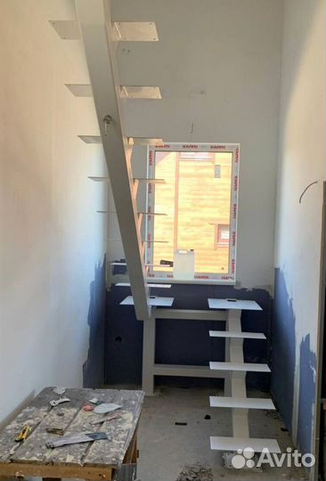 Лестница прямая на металлокаркасе