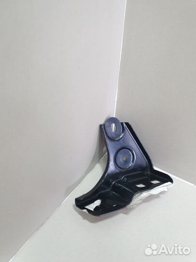 Кронштейн переднего бампера правый Toyota Rav4 2