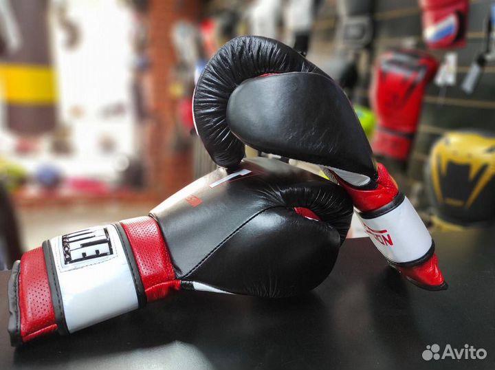 Боксерские перчатки Title Fusion
