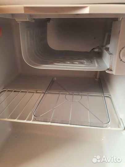 Минихолодильник с морозильной бу