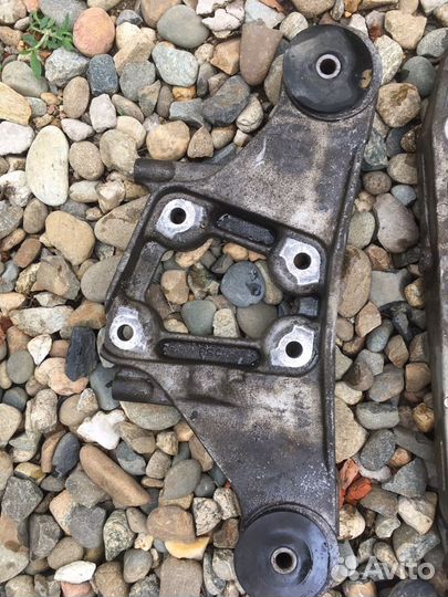 Подушка заднего редуктора Toyota Noah 2002, AZR 65