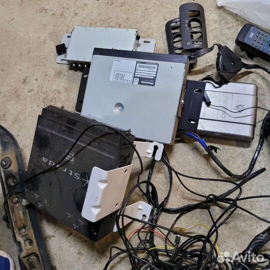 Телевизор экран с блоками на волво s80 2008г