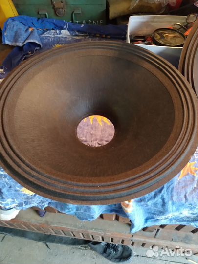 Диффузоры динамиков 18 дюймов, новые и б.у